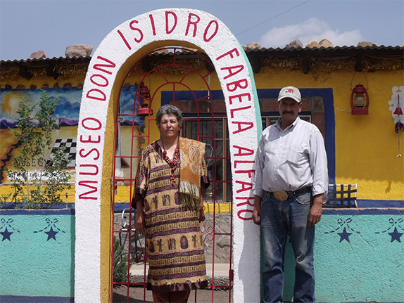 Elizabeth Davila and Eliseo Villegas at the Don Isidro Fabela Alfaro Museo